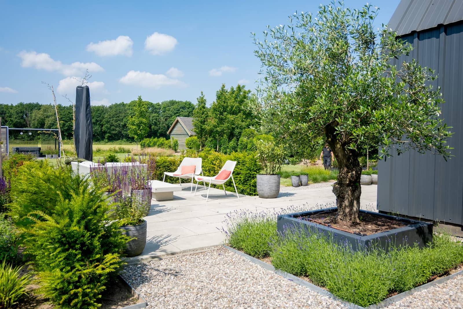 Aangelegde tuin in Heumen door Van Rijbroek Hoveniers — foto 11 van 13